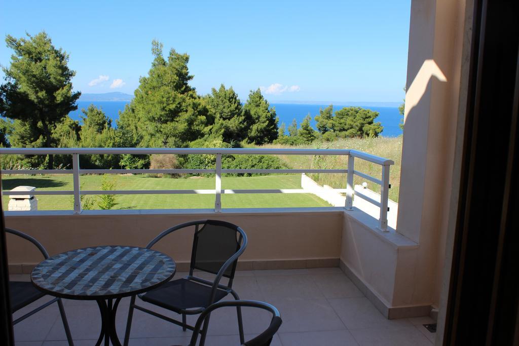 Petra Villa Afytos Bagian luar foto